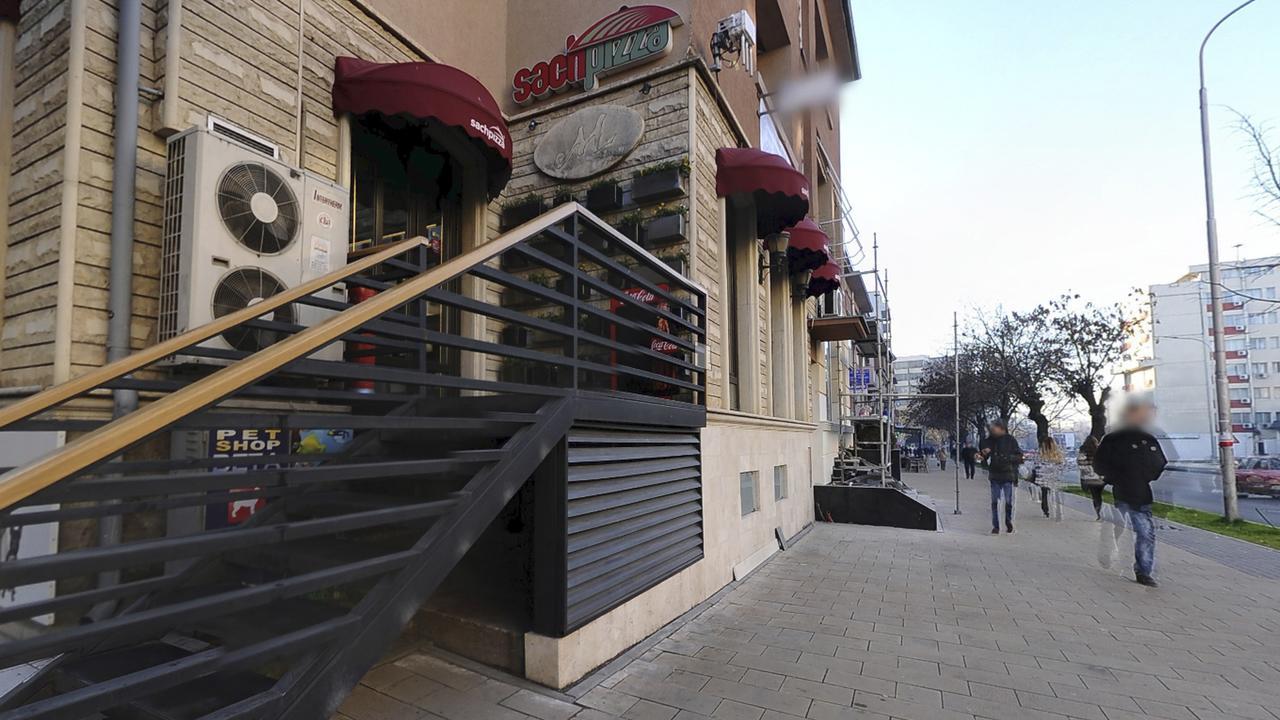 Boulevard Prishtina Enes Пристина Екстериор снимка